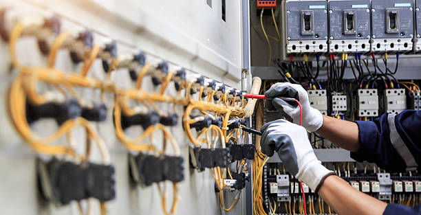 Professional Electrician technician working in St. Johns, AZ